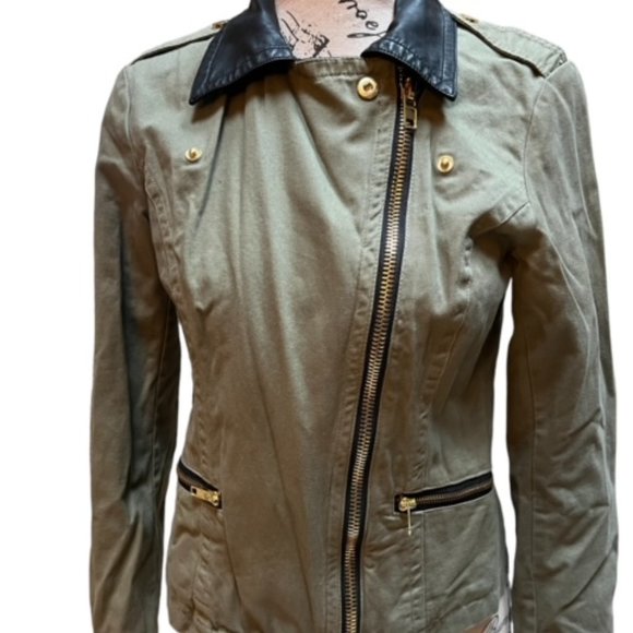 Forever 21 - Picture 2 of 4